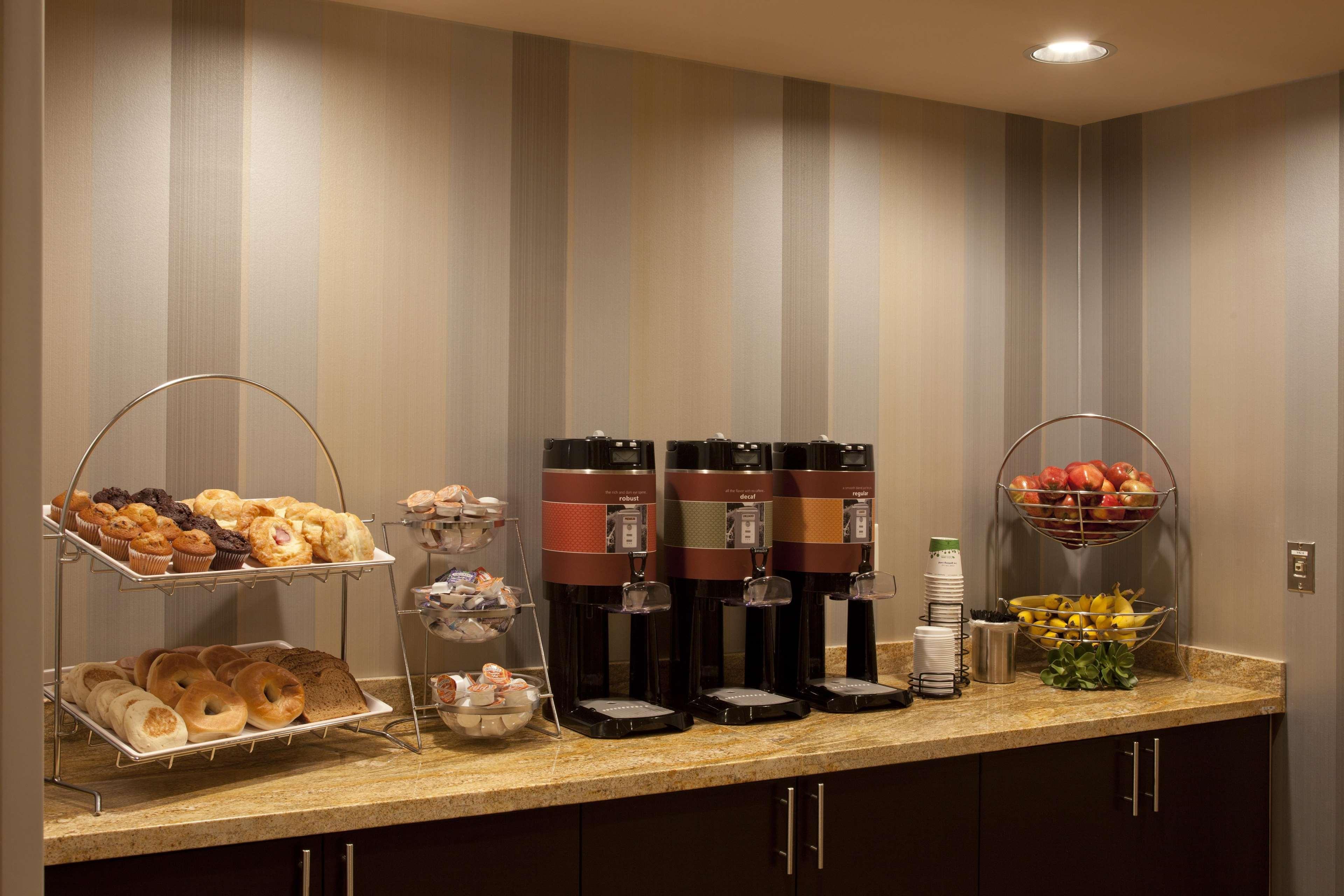 Hampton Inn & Suites Seattle/Федерал-Вей Ресторан фото